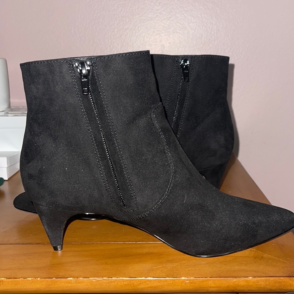 Suede Express boots with short heel
